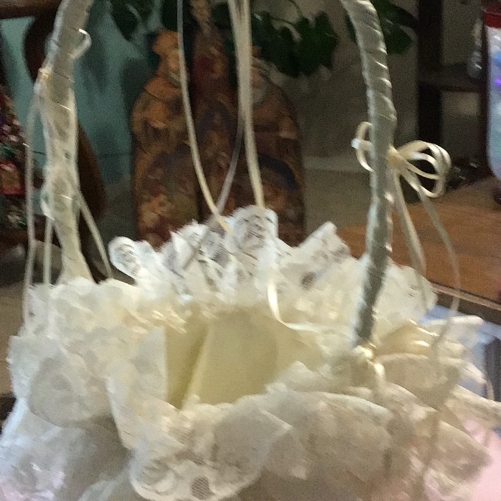 Vintage Wedding Accessories - Picture 3 of 4